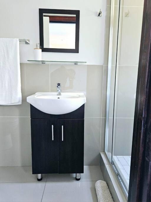 Peaceful In Richmond Hill Holiday home *